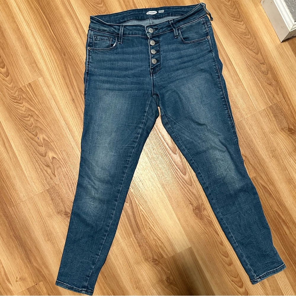 Old Navy Rockstar Super skinny jeans